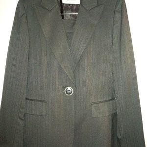 Women's suit and pants set